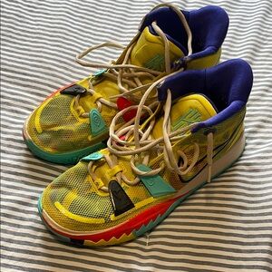 Men’s Nike Kyrie 7 basketball sneakers size 11